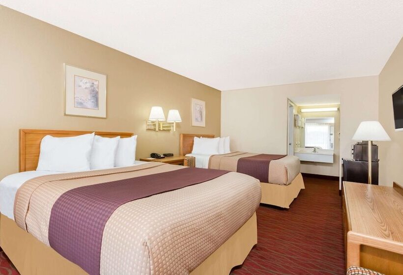 اتاق استاندارد با 2 تخت دوبل, Days Inn By Wyndham Staunton