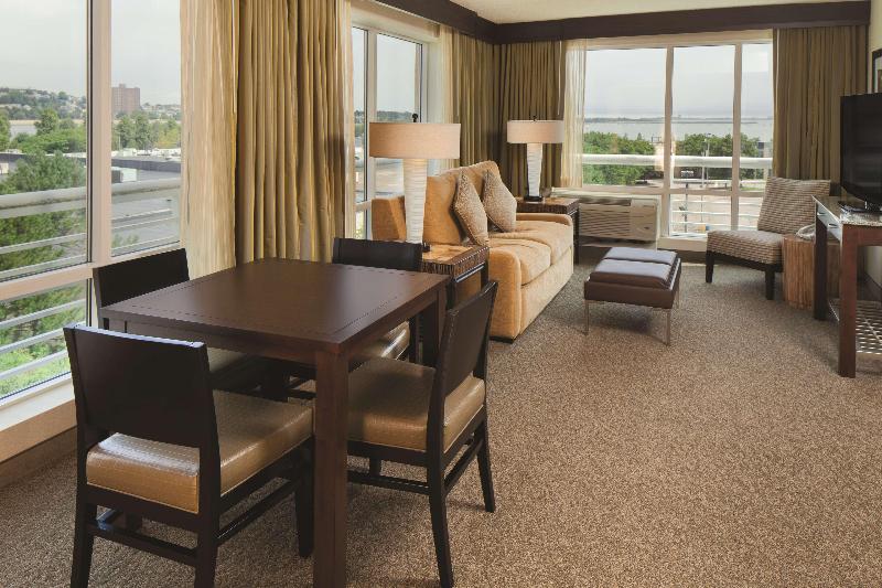 Svit King Säng, Doubletree By Hilton Hotel Boston Bayside