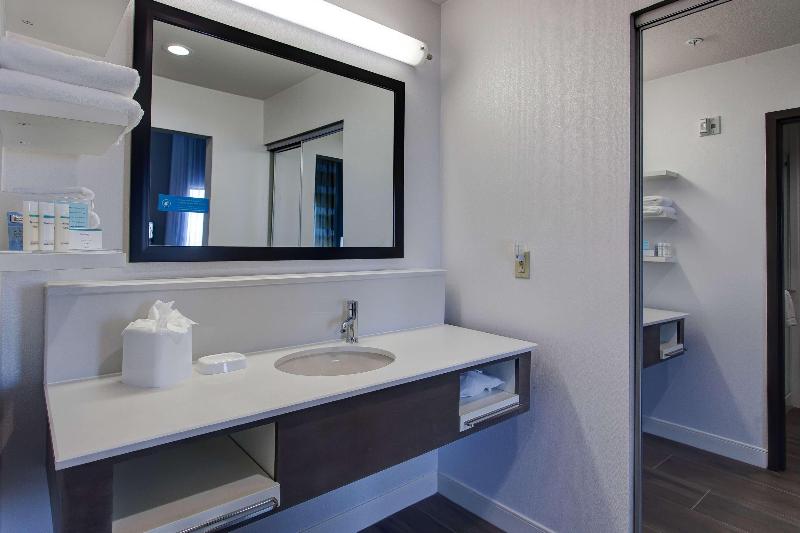 Habitación Deluxe Adaptada para personas con movilidad reducida, Doubletree By Hilton  Tallahassee