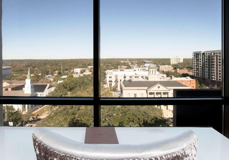 اتاق لوکس با تخت بزرگ, Doubletree By Hilton Hotel Tallahassee