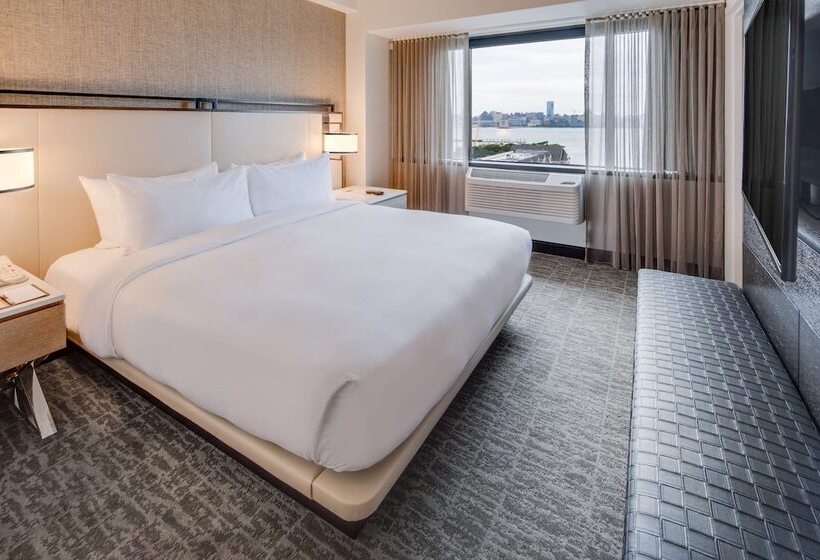 Junior Suite Llit King, Doubletree Jersey City