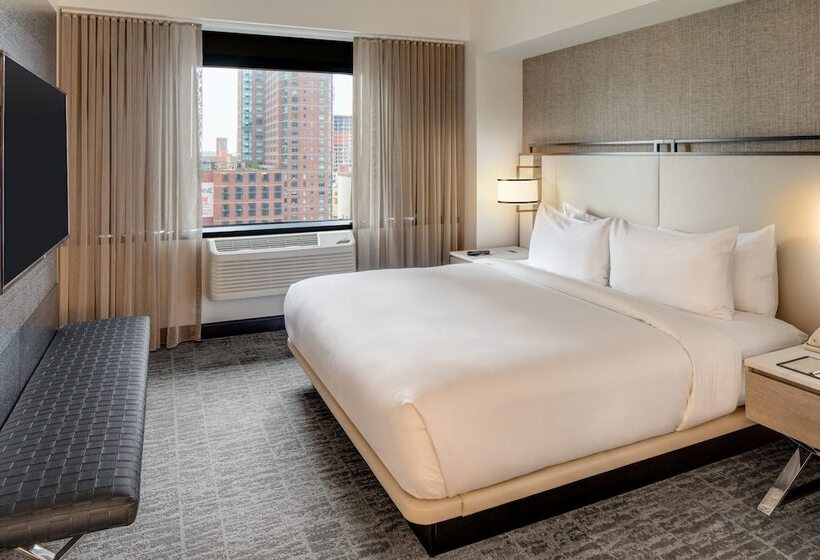 Junior Suite Cama King, Doubletree Jersey City