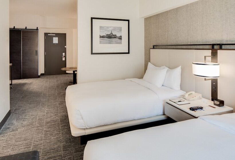 Junior Suite, Doubletree Jersey City