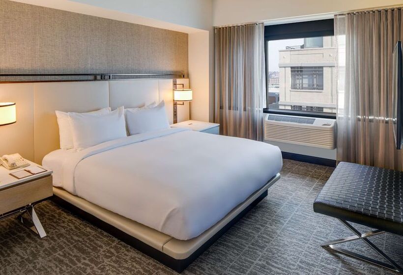 جناح جونيور, Doubletree Jersey City