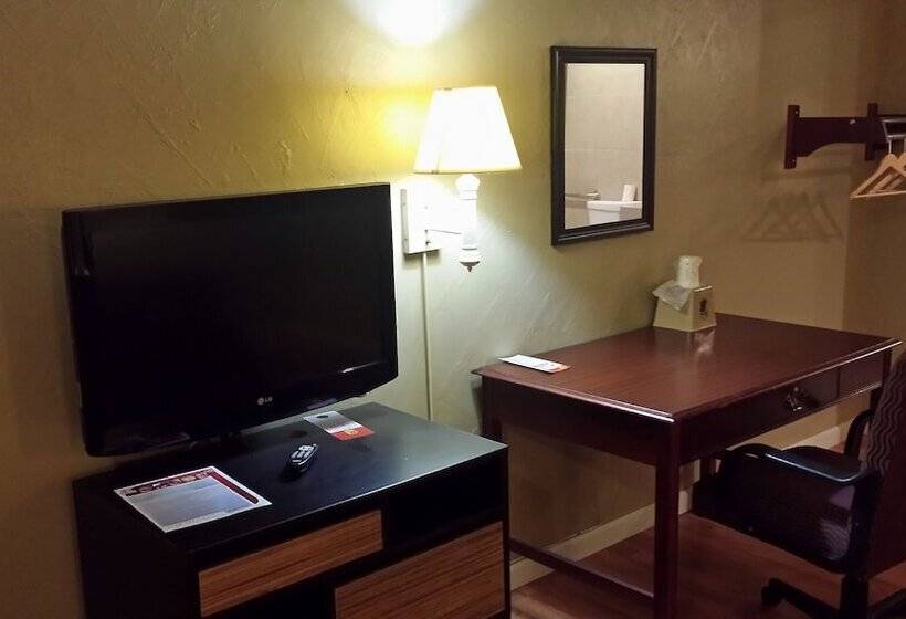 Standard Room 2 Double Beds, Super 8 By Wyndham Atlanta/hartsfield Jackson Airport