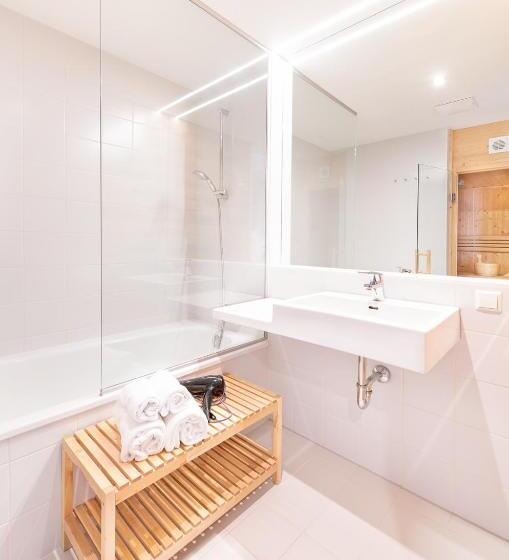 3 Bedroom Premium Apartment, Alpenrock Schladming By Alps Resorts