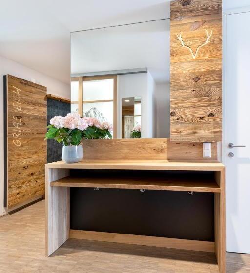 3 Bedroom Premium Apartment, Alpenrock Schladming By Alps Resorts