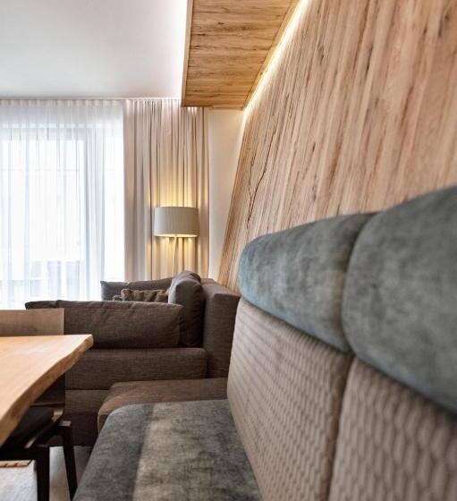 3 Bedroom Premium Apartment, Alpenrock Schladming By Alps Resorts