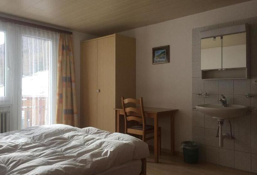 اتاق استاندارد با چشم‌انداز کوهستان, B&b Haus Granit Saas Grund