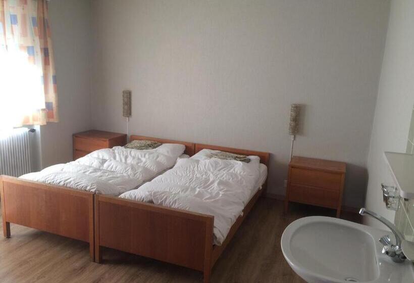 اتاق خانوادگی با چشم‌انداز کوه, B&b Haus Granit Saas Grund