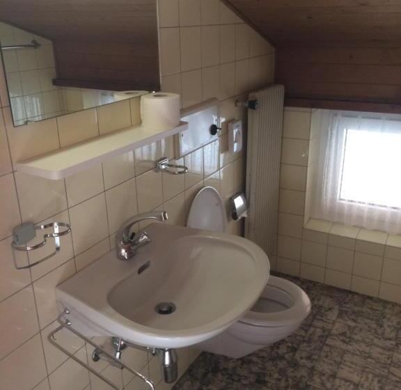 اتاق خانوادگی با چشم‌انداز کوه, B&b Haus Granit Saas Grund