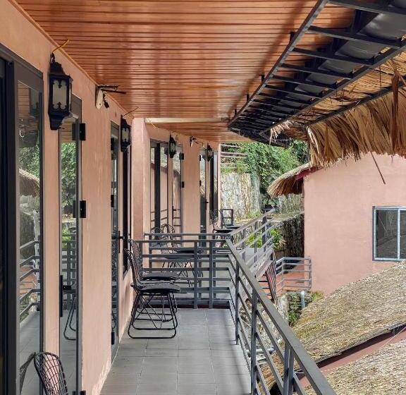 اتاق لوکس با بالکن, Catba Oasis Bungalows
