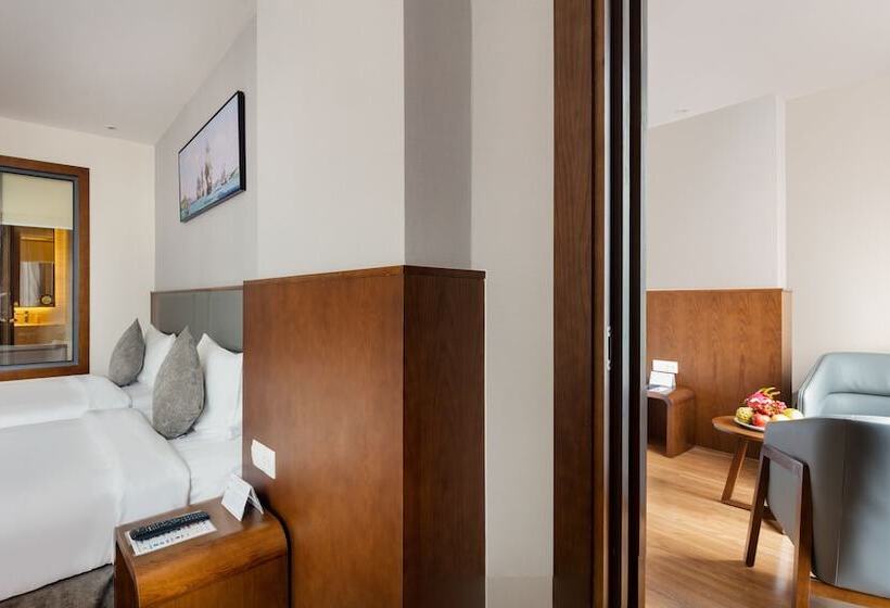 اتاق لوکس با چشم‌انداز دریا, Dtx Hotel Nha Trang