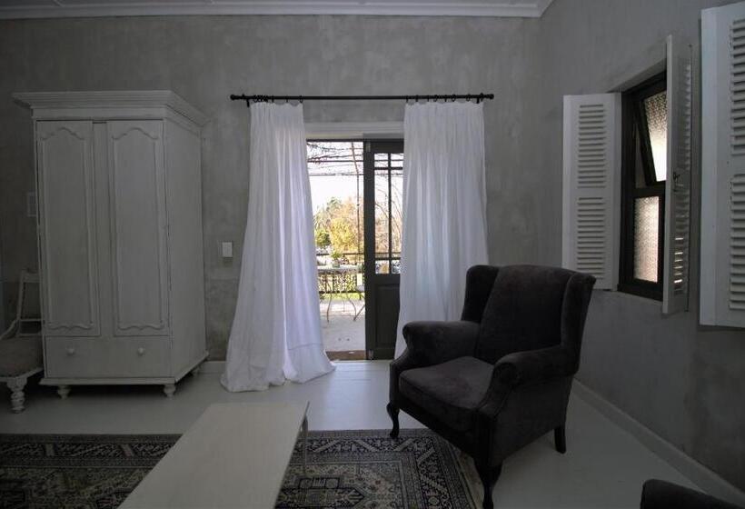 اتاق استاندارد اینتریور, Gabriella S