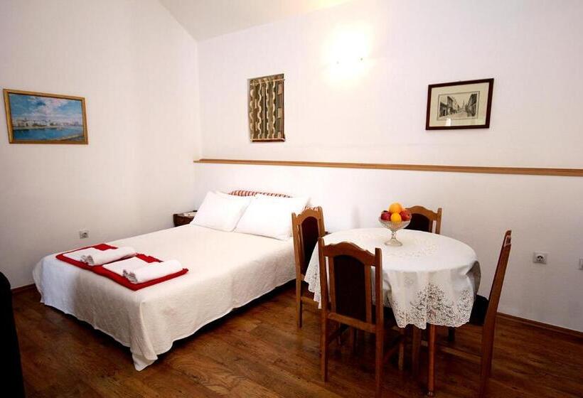 استودیو استاندارد با چشم‌انداز باغ, Guesthouse Drašković