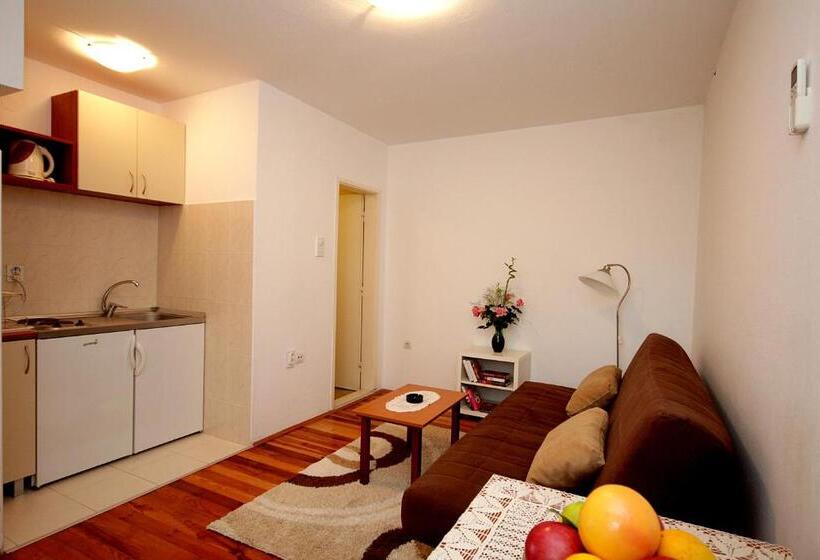 آپارتمان 1 خوابه با تراس, Guesthouse Drašković