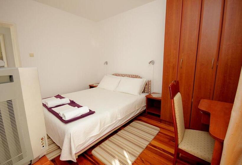 آپارتمان 1 خوابه با تراس, Guesthouse Drašković