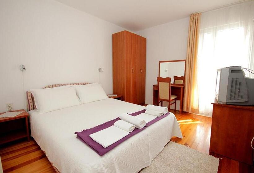 آپارتمان 1 خوابه با تراس, Guesthouse Drašković