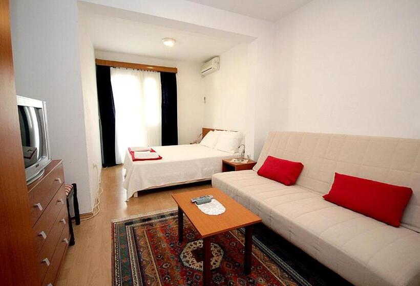استودیو استاندارد با تراس, Guesthouse Drašković