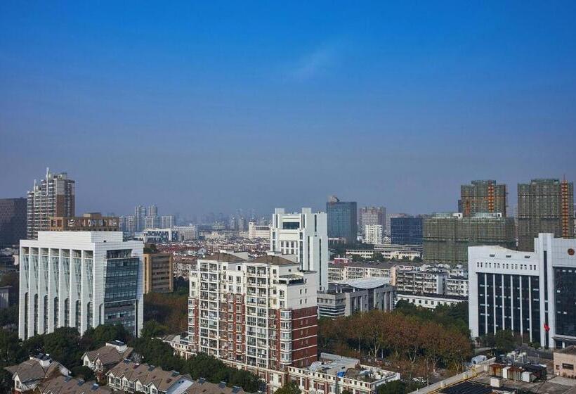 Executive Room Queen Bed, Four Points By Sheraton Jiaxing