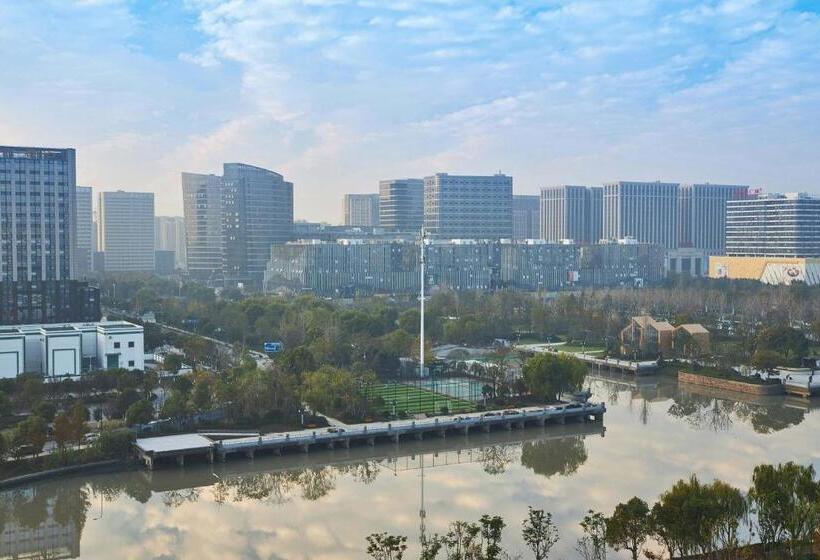 اتاق لوکس با تخت بزرگ, Four Points By Sheraton Jiaxing