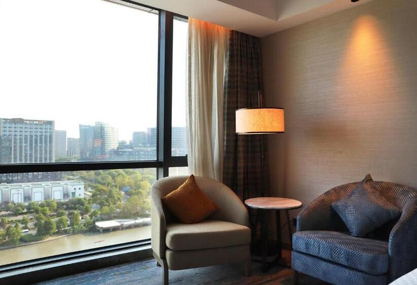 اتاق لوکس با تخت دو نفره بزرگ, Four Points By Sheraton Jiaxing