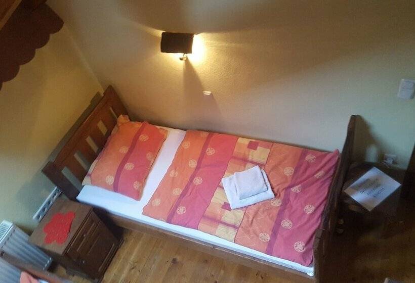 标准三人间共用浴室, Guesthouse Tonkic