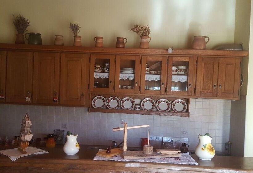 带共用浴室的标准房间, Guesthouse Tonkic