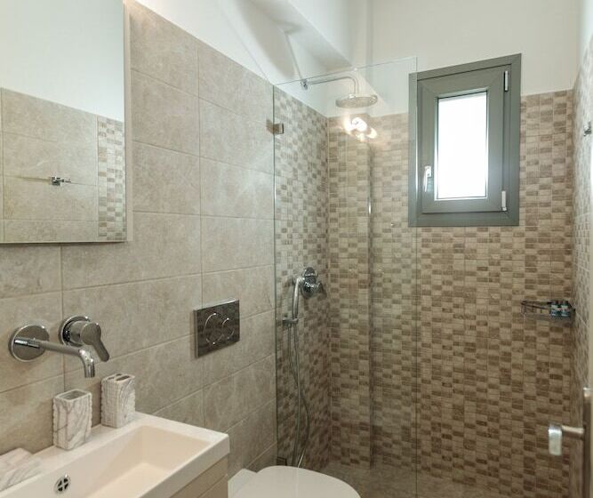 Economy Quadruple Room, Sweet Home Naxos