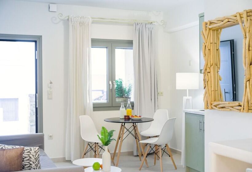 Economy Quadruple Room, Sweet Home Naxos