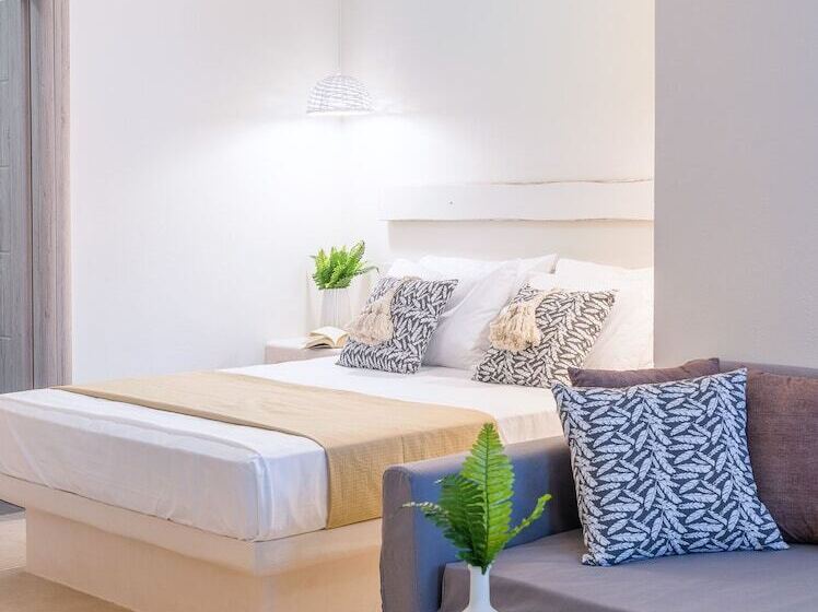 اتاق استاندارد, Sweet Home Naxos