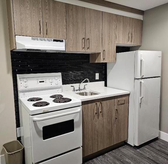 اتاق کلاسیک سه تخته, Western Budget Motel #1 Leduc/nisku