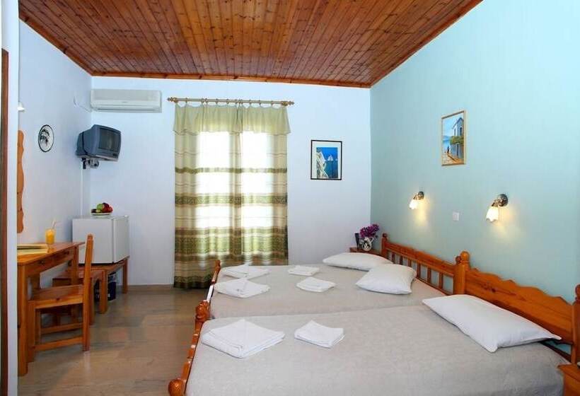 اتاق استاندارد سه نفره, Nostos