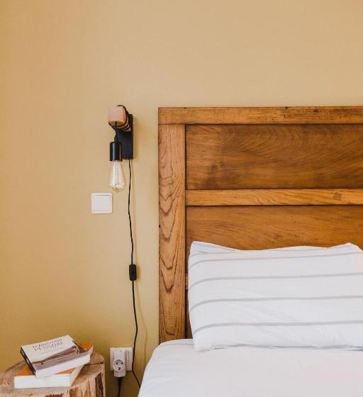 اتاق استاندارد با بالکن, Jaca Hostel Porto Da Cruz