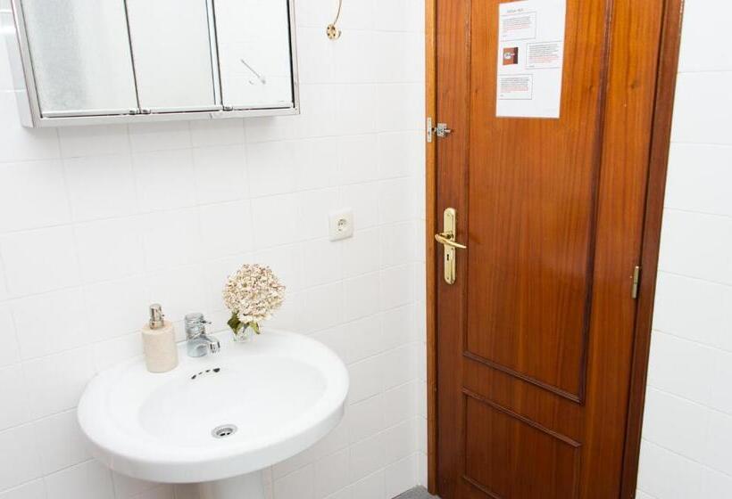 اتاق استاندارد با بالکن, Jaca Hostel Porto Da Cruz