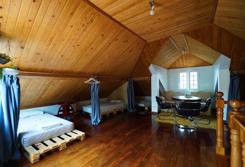 تختخواب در اتاق مشترک, Jaca Hostel Porto Da Cruz