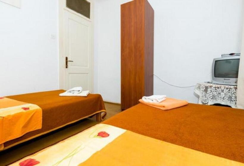 اتاق استاندارد با سرویس بهداشتی مشترک, Rooms Kisic