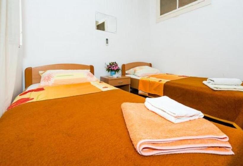 اتاق استاندارد با سرویس بهداشتی مشترک, Rooms Kisic