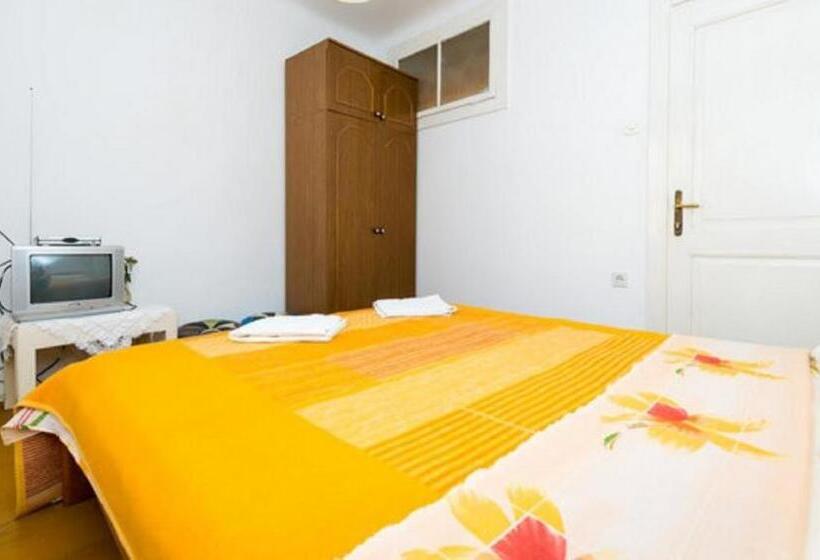 اتاق استاندارد سه تخته با سرویس بهداشتی مشترک, Rooms Kisic