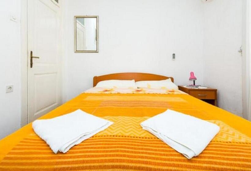 اتاق استاندارد سه تخته با سرویس بهداشتی مشترک, Rooms Kisic