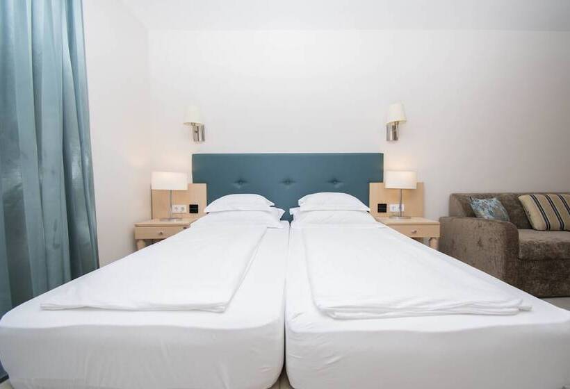 استودیوی استاندارد با چشم‌انداز دریا, Aparthotel Flora