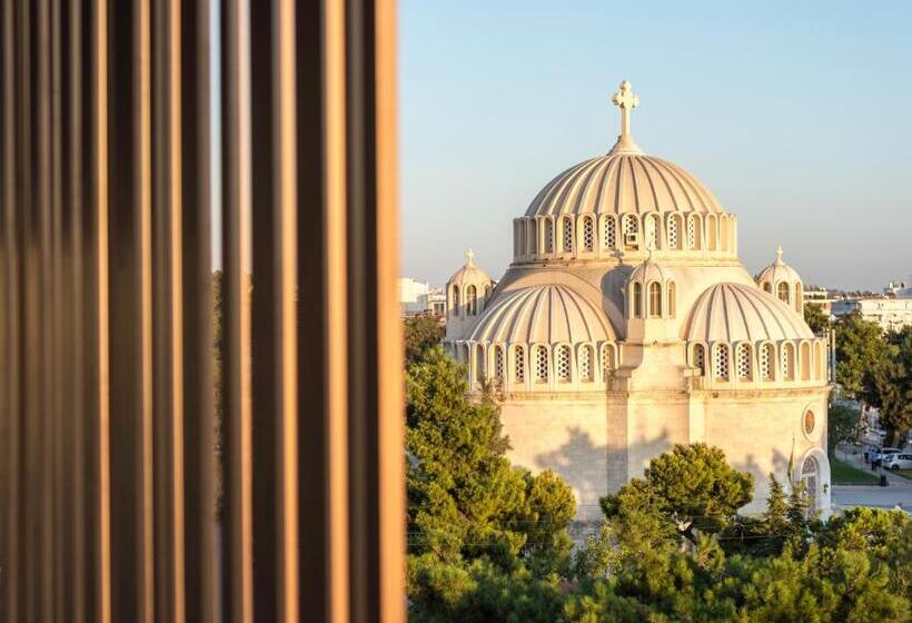 سوییت با چشم‌انداز دریا, Azur Suites