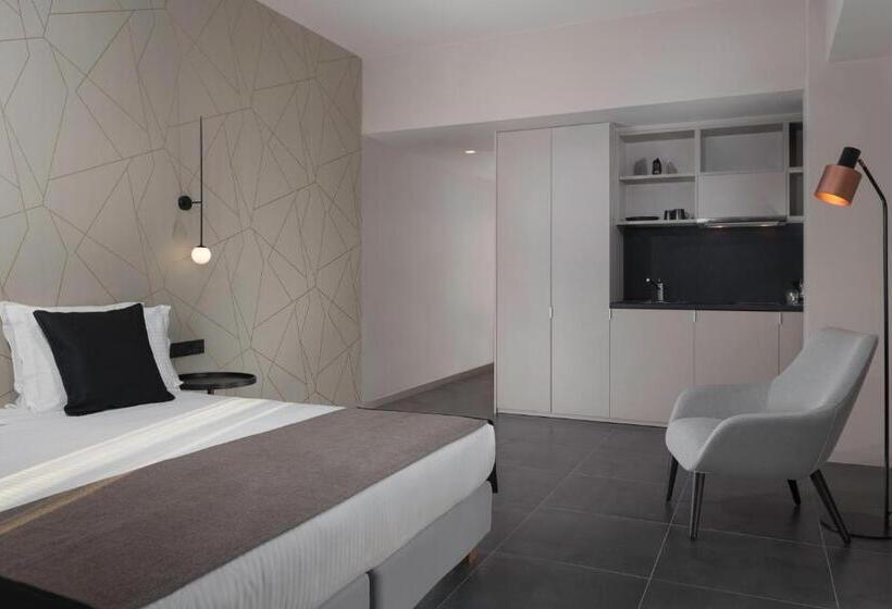 سوییت با چشم‌انداز دریا, Azur Suites