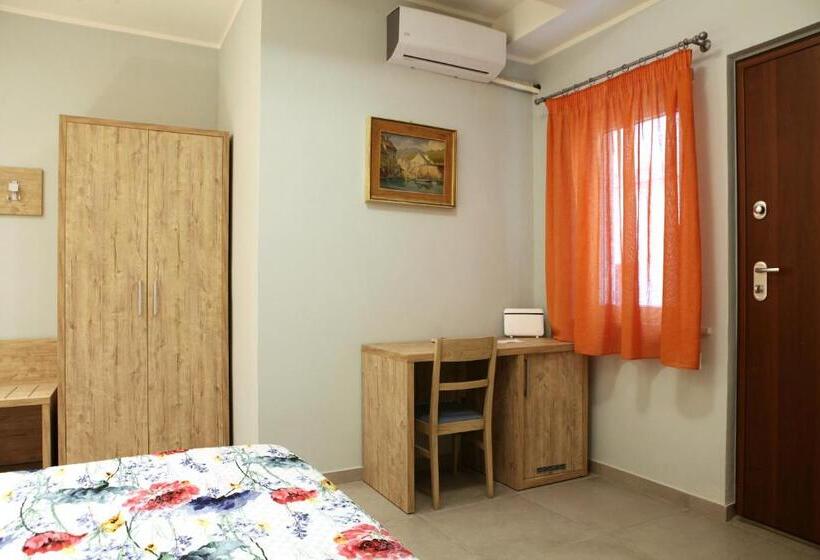 اتاق لوکس, La Casa Di Nonno Giulio