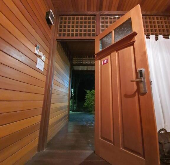 اتاق استاندارد, Besar Bulan Baru   Senggigi