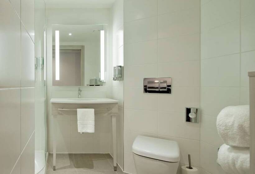 اتاق خانوادگی, Hampton by Hilton Leeds City Centre