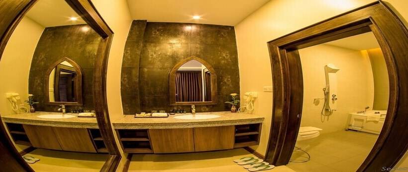 اتاق لوکس, Lustre Bagan Resort