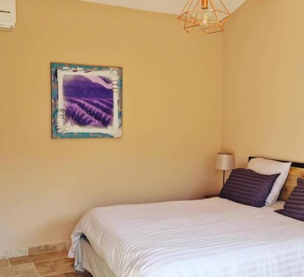 اتاق لوکس با تخت بزرگ, L Eden Provencal