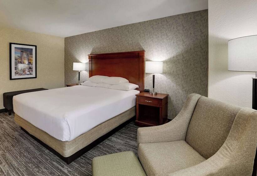 Deluxe Room, Drury Inn & Suites Atlanta Marietta