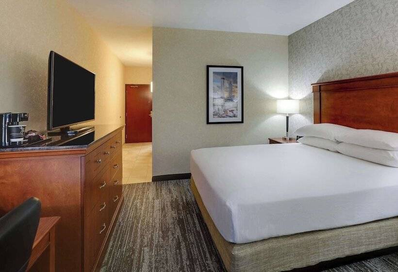 Deluxe Room, Drury Inn & Suites Atlanta Marietta